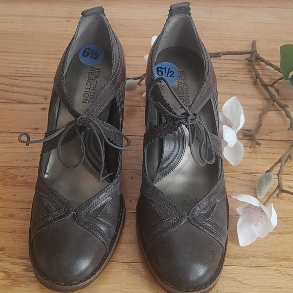 Kenneth Cole Reaction MaryJane Heels 6.5 - Picture 2 of 8